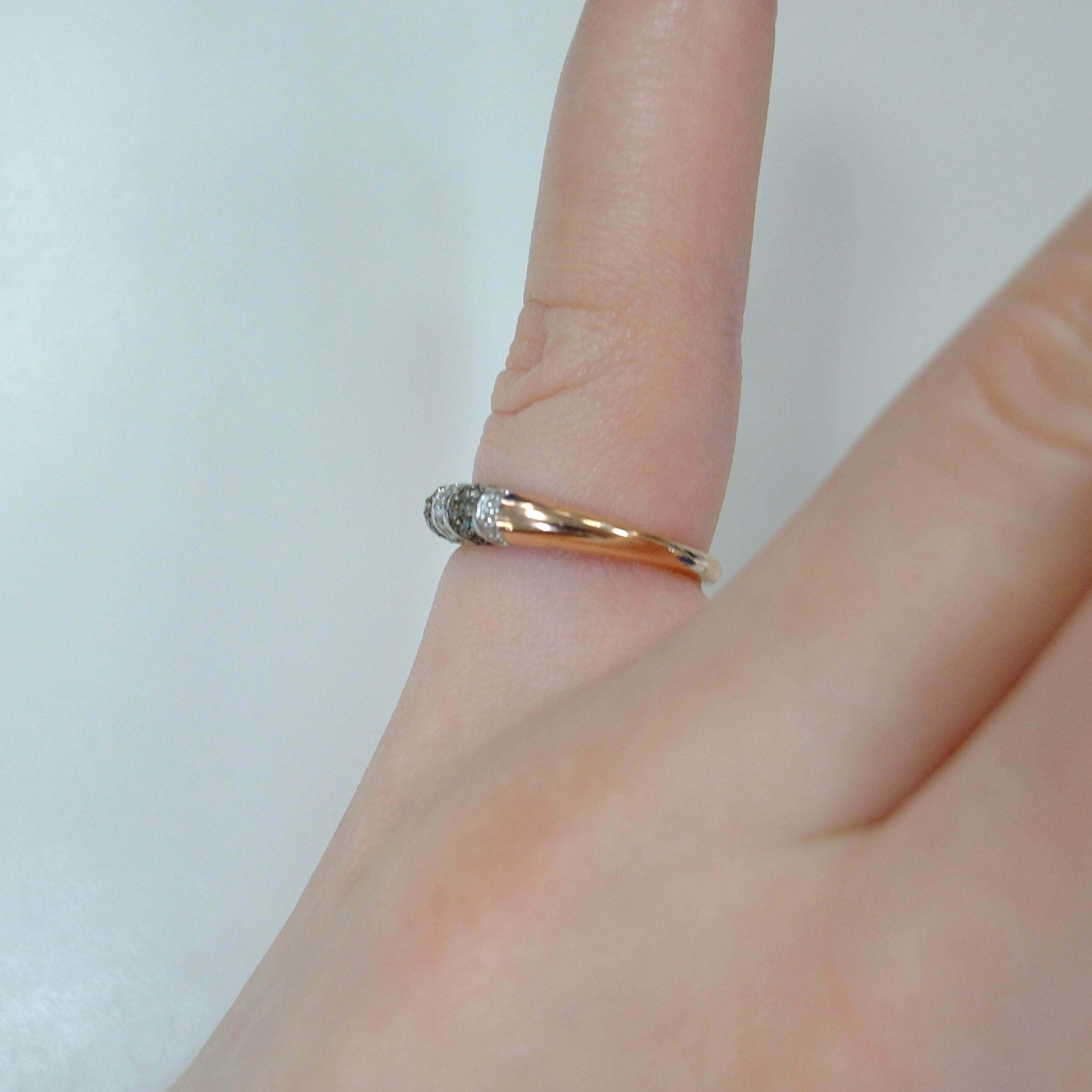 Серебряное кольцо с коньячными бриллиантами